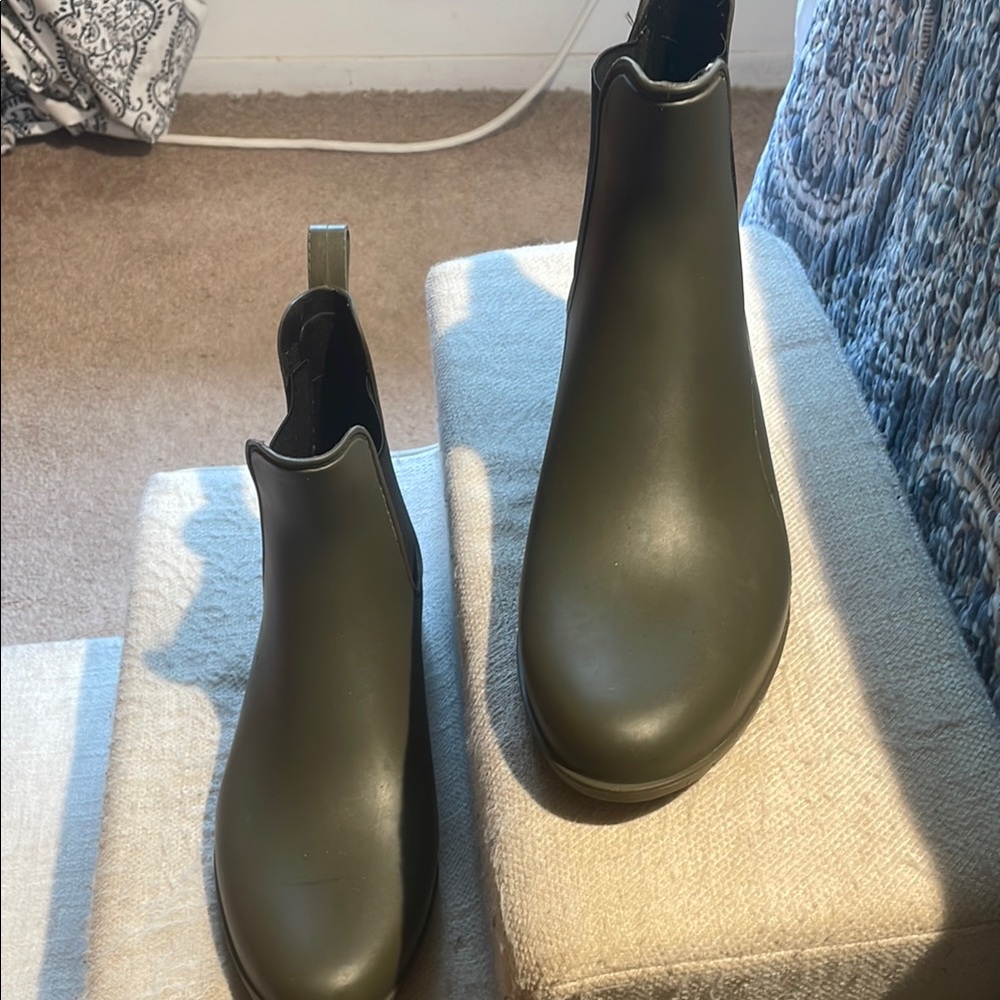 Storm Women's Winter & Rain Boots - Olive Green
